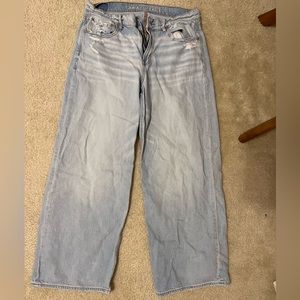 Brand new light wash American Eagle jeans size 8!!! Wide leg super trendy!